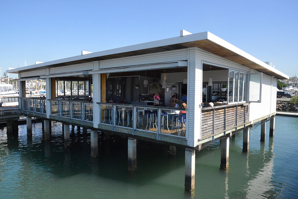 tide bar and kitchen