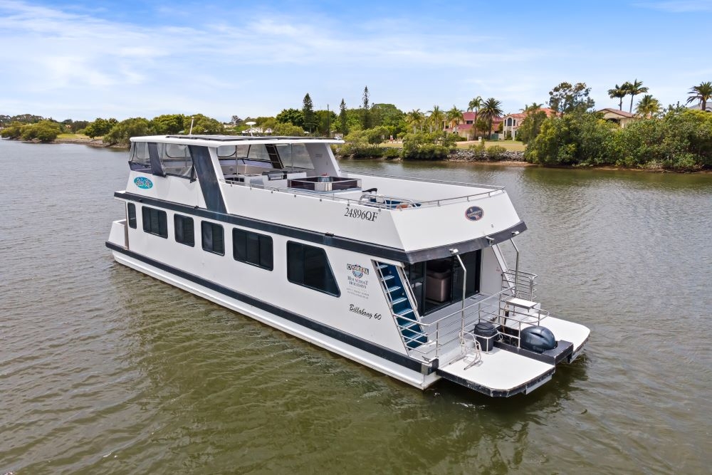 Houseboats Gold Coast - Luxury Houseboat Holidays You Won't Forget!