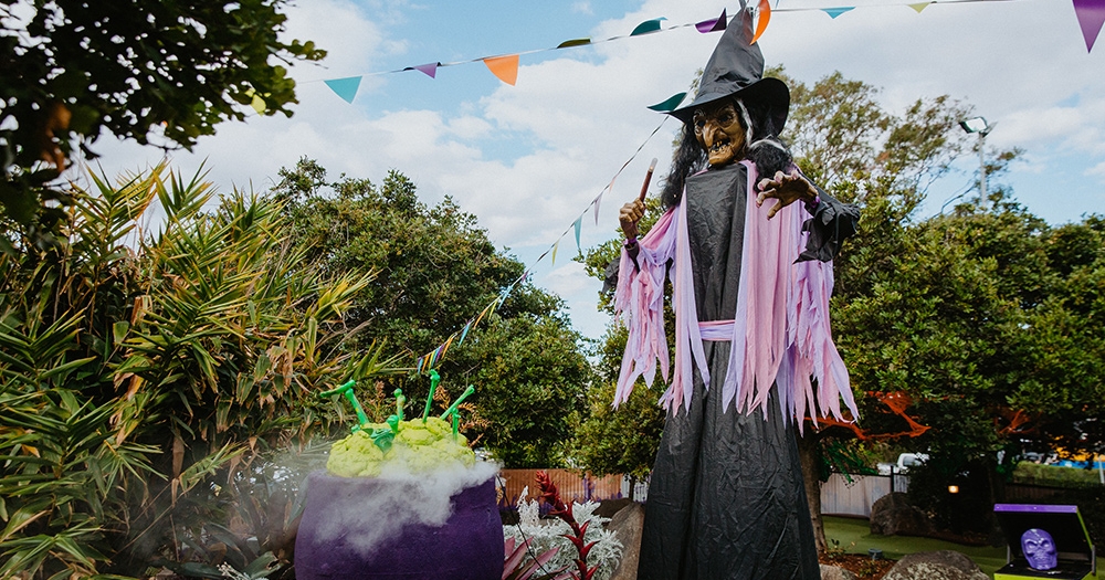 Witch with cauldron Spooky Putt Putt Victoria Park